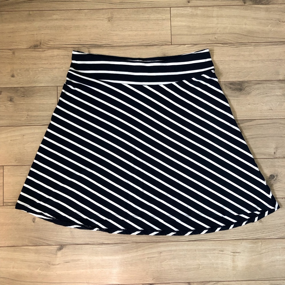 Women’s Columbia PFG Navy Blue and White Striped A-Line Skirt size M